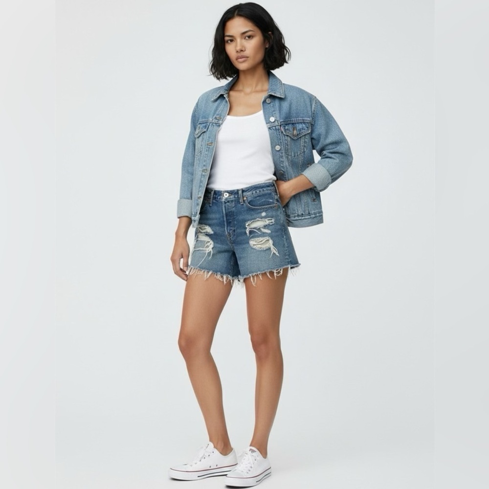 Levi's Wedgie Cut-off Shorts in Distressed Wash Size 28